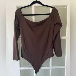 ARITZIA CONTOUR OFF THE SHOULDER BODYSUIT, SIZE LARGE